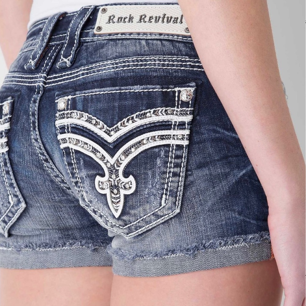 Buckle’s Rock Revival Brunella Style Denim Shorts. Size 25